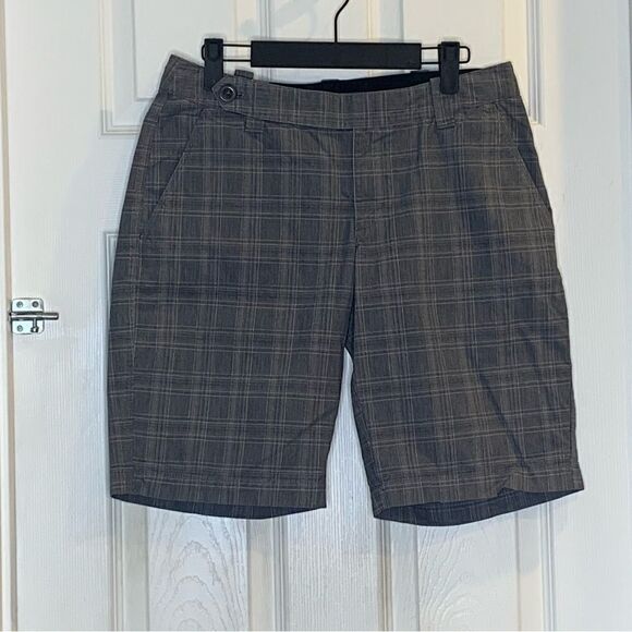 The North Face Women's Bermuda Length Shorts Gray Plaid Size 6 - Picture 1 of 9